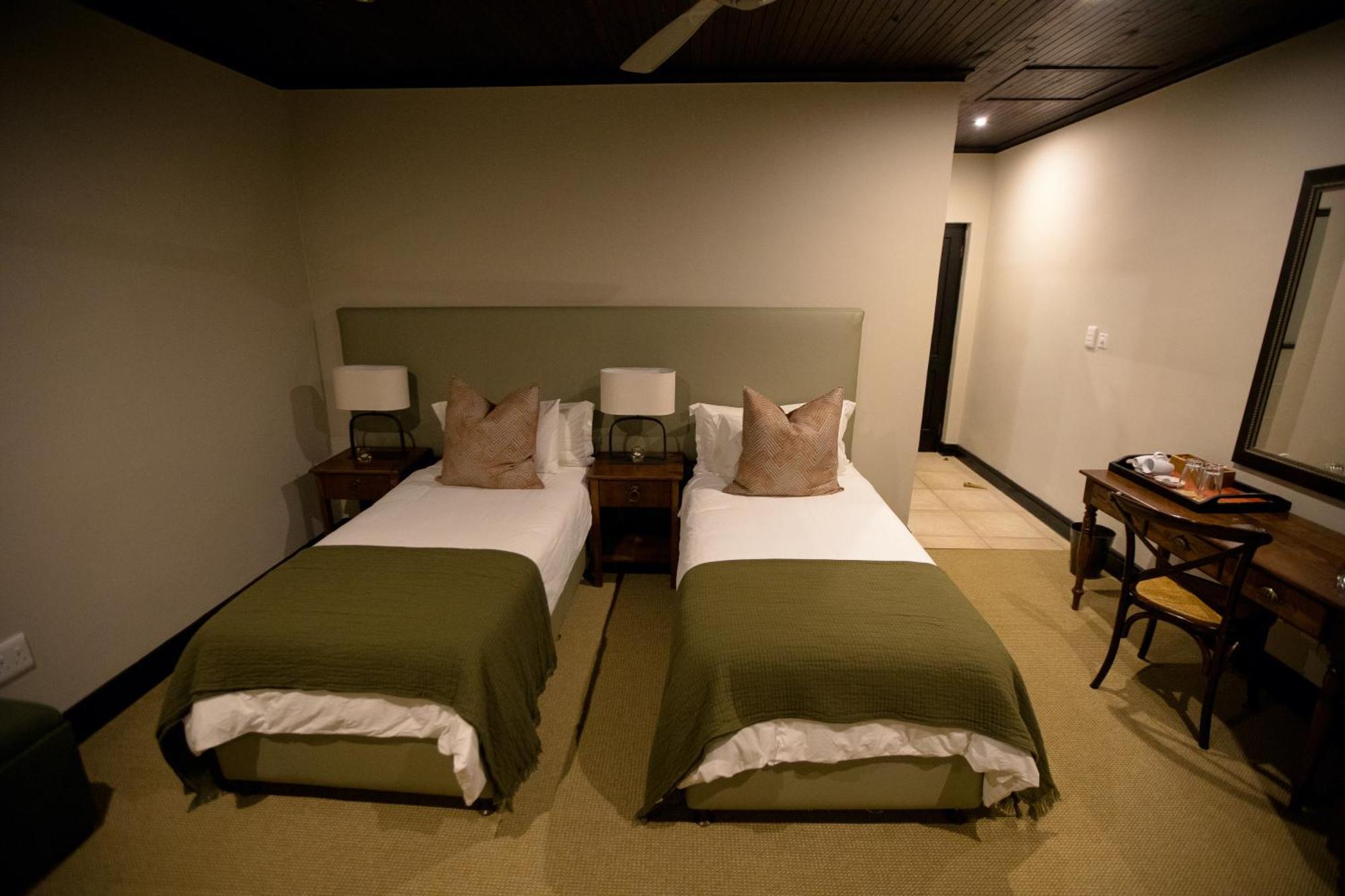 Swartberg Private Game Lodge Oudtshoorn Exteriér fotografie